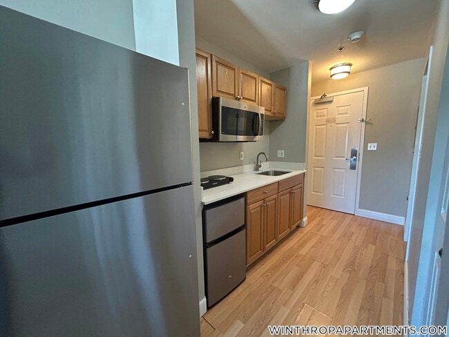 Building Photo - 312 Shirley St