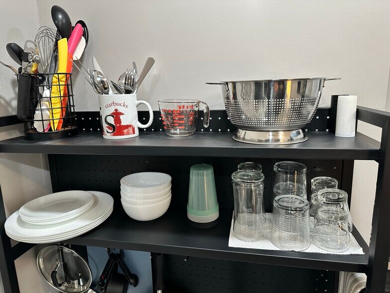 Building Photo - 717 Lancaster Ave