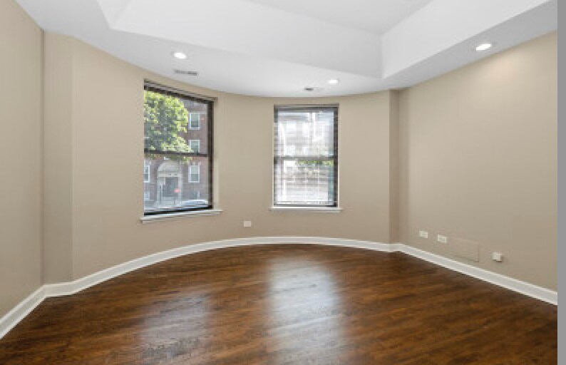 Building Photo - 4010 S Calumet Ave