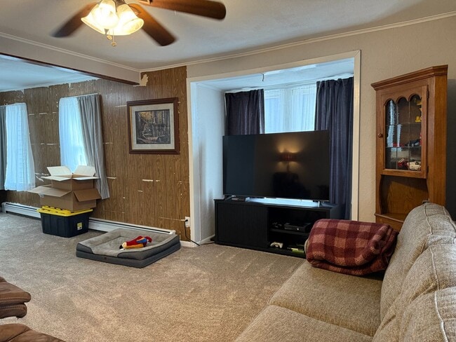 Building Photo - Charming Character Home with Screened Porch & Main Floor Laundry in North Branch