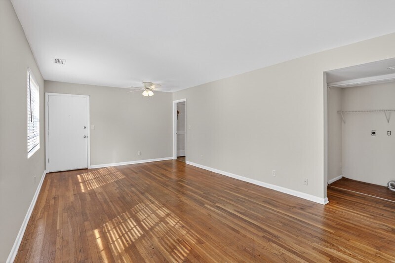 Building Photo - 463 Medlock Rd