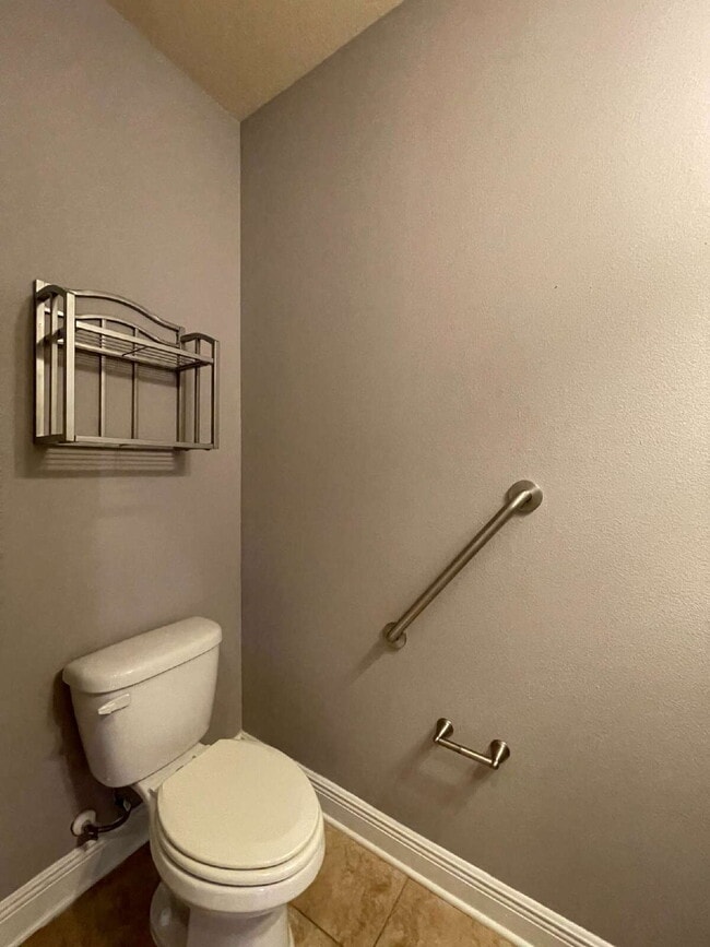 Building Photo - "Spacious 4-Bedroom Oasis with 3 Full Baths in Panama City – 2,582 Sq. Ft. of Comfort on Maggie L...