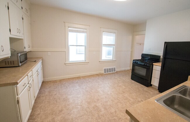 Building Photo - 3410 N Booth St