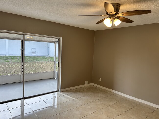 Building Photo - 342 S Wimbrow Dr