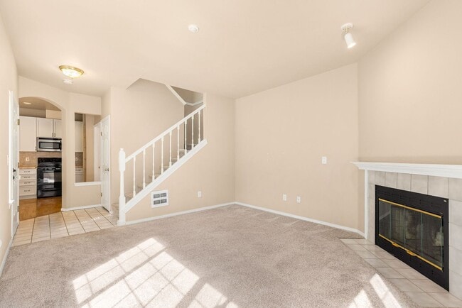 Building Photo - 10909 Avondale Rd NE