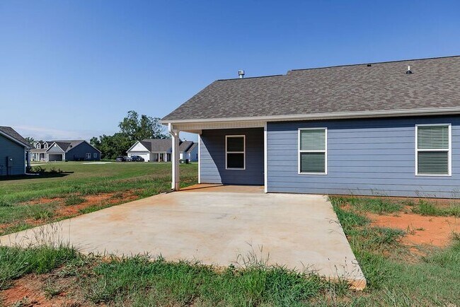 Building Photo - 80 Creek Haven Dr