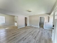 Building Photo - Avenues Home Available Now