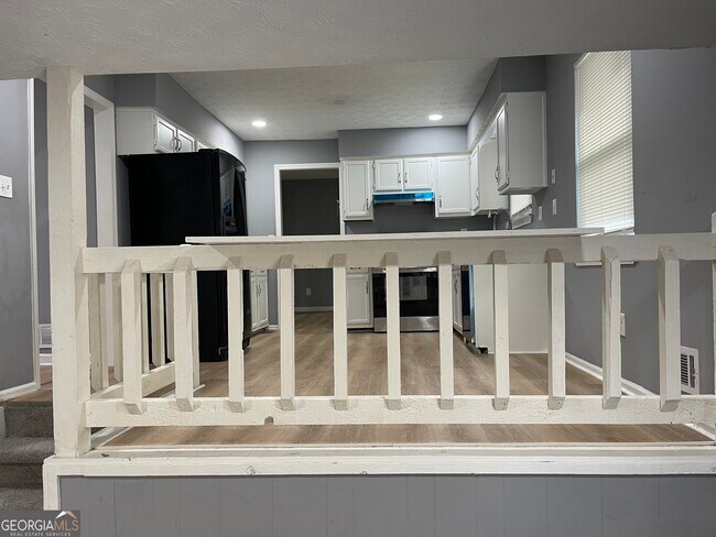 Building Photo - 235 Deerfield Dr