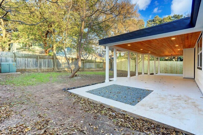 Building Photo - 2902 Jorwoods Dr
