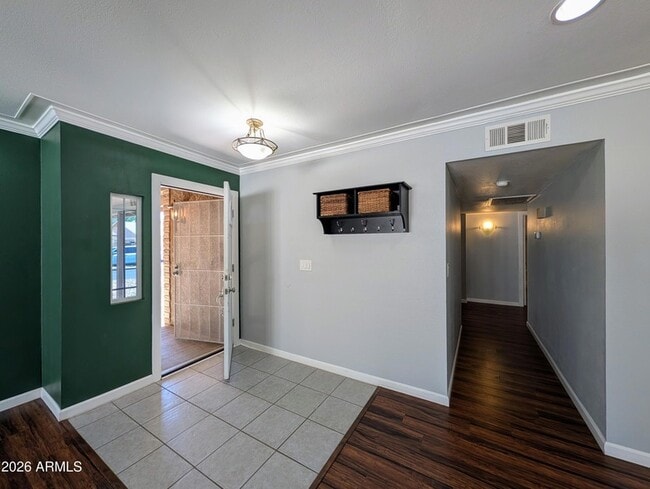 Building Photo - 10044 N 39th Ln