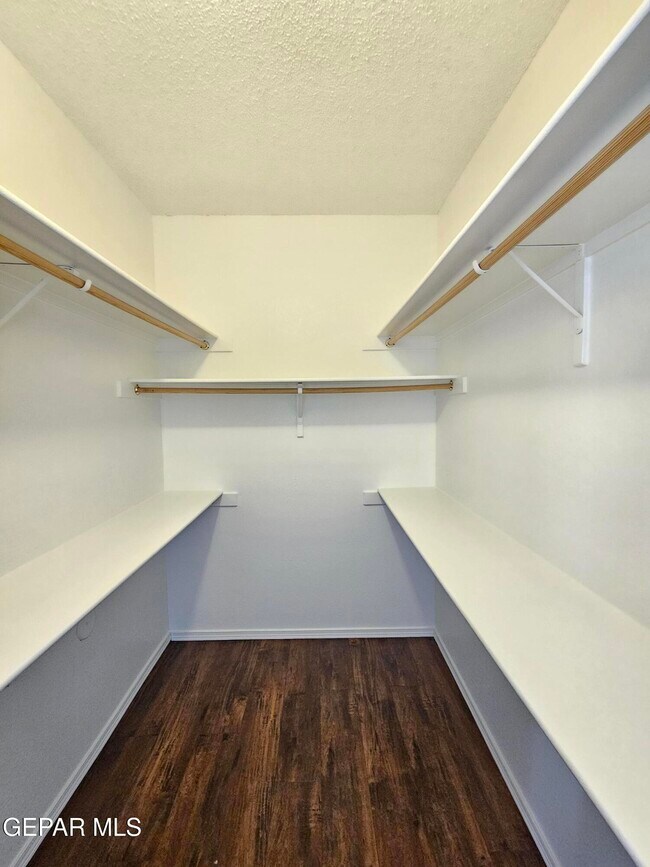Building Photo - 6087 Camden Lake St
