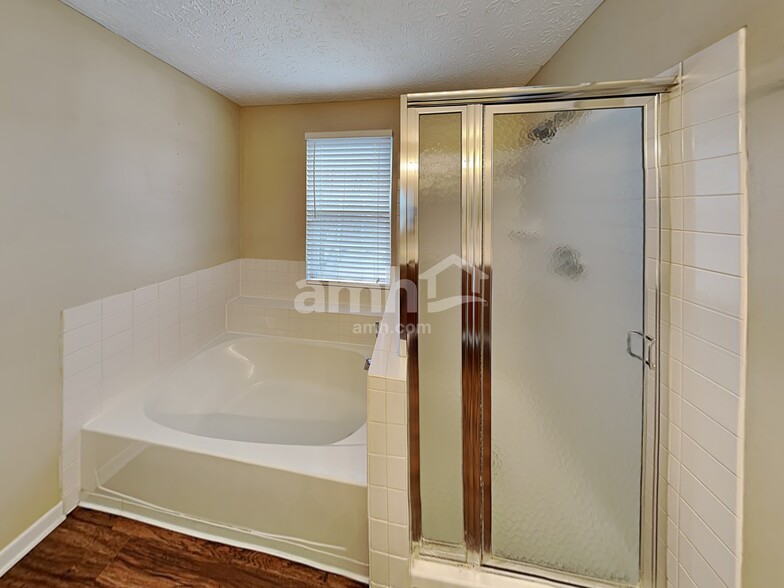 Building Photo - 6529 Hemmingford Dr