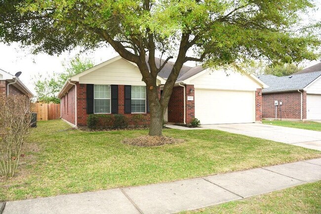 Primary Photo - 10011 NW Park Pl Dr