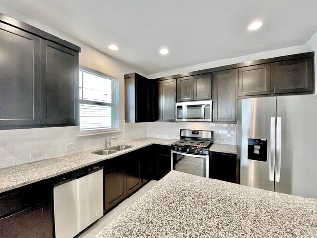 Building Photo - 2148 Pecan Island Dr