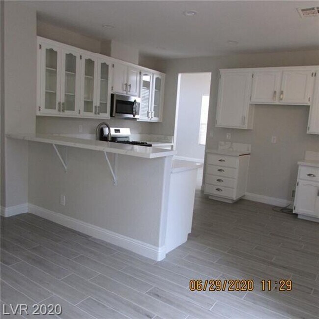 Building Photo - Beautiful 3 Bedroom/2.5 Baths in Summerlin