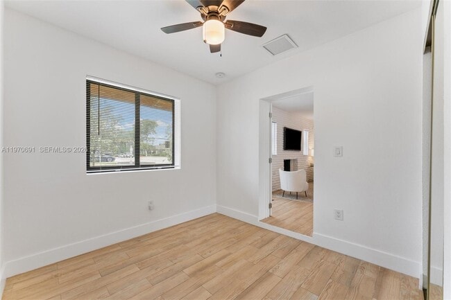 Building Photo - 6161 NE 7th Ave