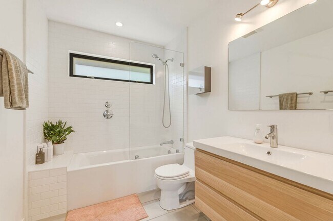 Building Photo - Beautifully Remodeled 4BR + Office Mill Valley Home — Furnished, Private 3/4-Acre Setting, Walk t...