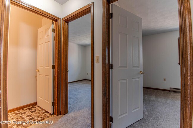 Building Photo - 414-416-416 Melrose Ave