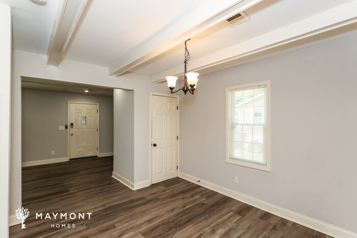 Building Photo - 6030 Stonewall Dr