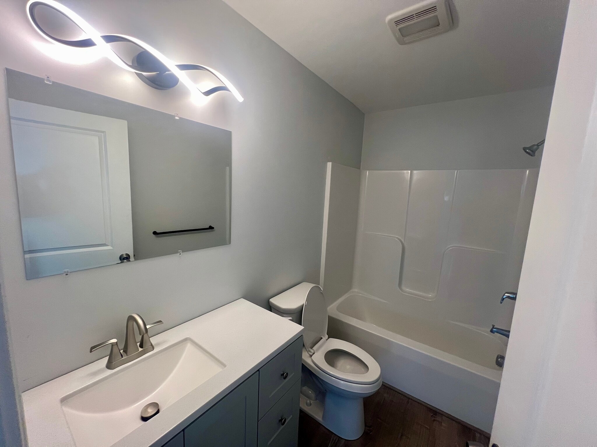 Building Photo - 652 Goodwins Mills Rd