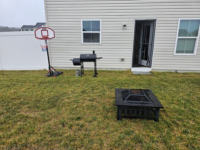 Building Photo - 203 Bowline Dr
