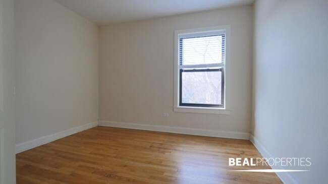 Building Photo - 1 bedroom in CHICAGO IL 60613