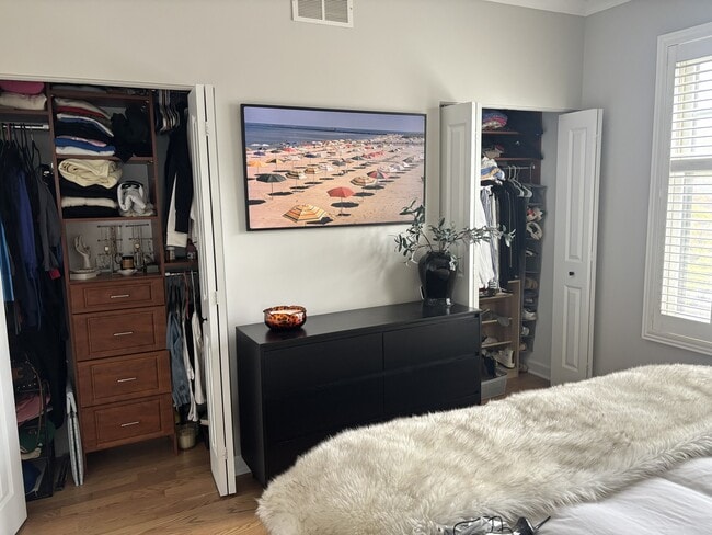 Building Photo - 854 N Ogden Ave