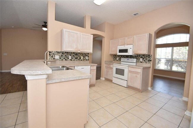 Building Photo - 13 Sergeant Ct