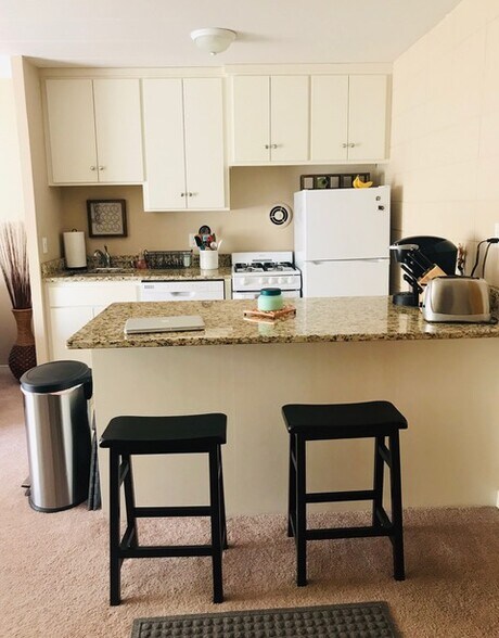 Building Photo - 4016 Utica Ave S