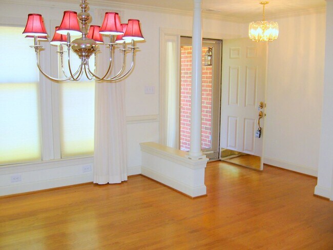 Building Photo - GATLING POINTE