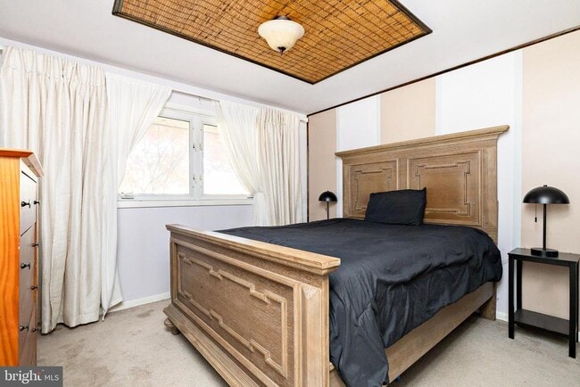 Building Photo - 46 Roosevelt Ave