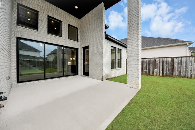 Building Photo - 26907 Southwick Vly Ln