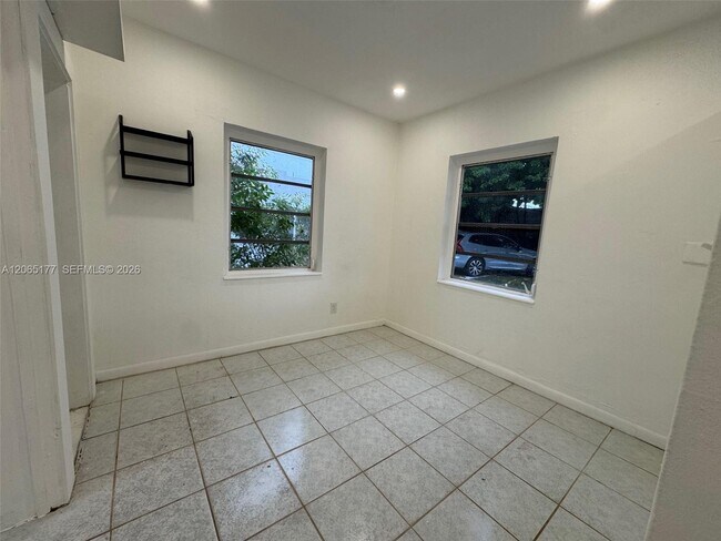 Building Photo - 2380 NW Flagler Terrace