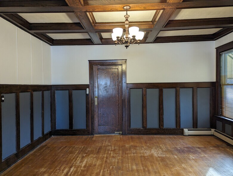 Dining room - 126 3rd St S