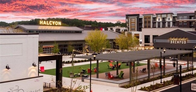 Building Photo - 1024 Miranda Ter