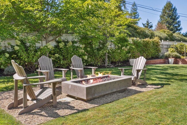 Building Photo - 760 Zinfandel Ln