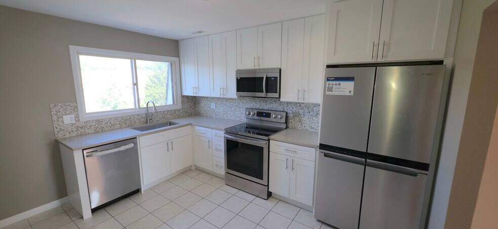 Primary Photo - 4132 Cove Ln