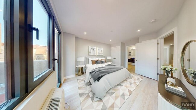 Building Photo - 3 bedroom in Queens NY 11102