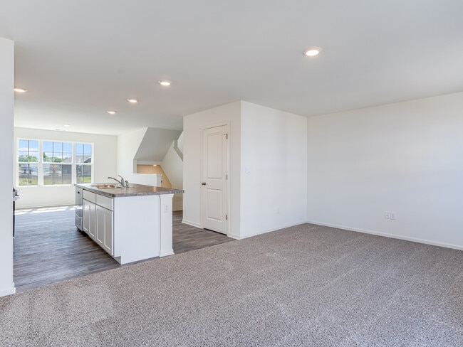 Building Photo - 2131 Sassafras Wy