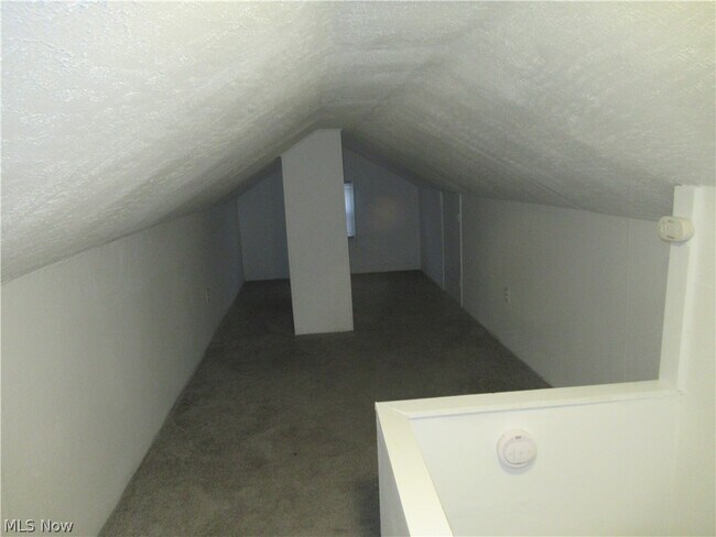 Building Photo - 1616 Douglas Rd