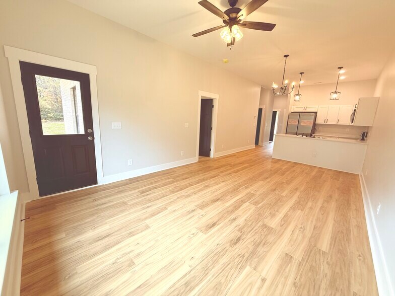 Building Photo - 1515 Jordan Rd