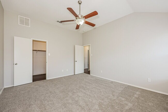 Building Photo - 2602 Pioneer Ln