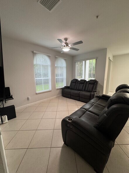 Building Photo - 4415 SW 160th Ave