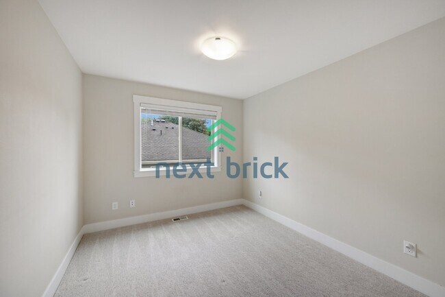 Building Photo - Spacious 4-Bed Retreat with 3.5 Baths in Bothell – Your Dream Home Awaits!