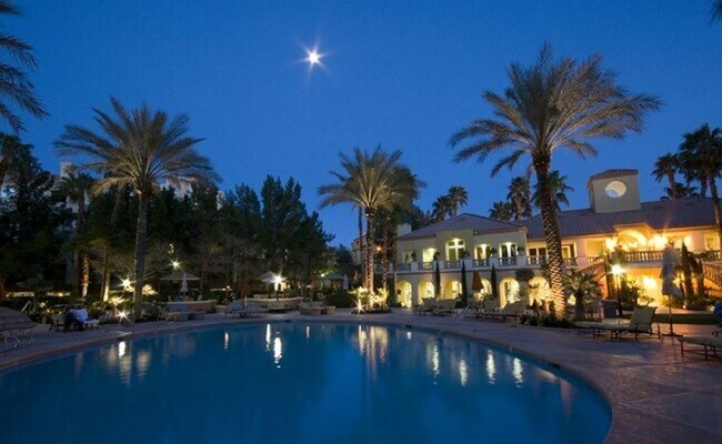 Building Photo - 220 E Flamingo Rd