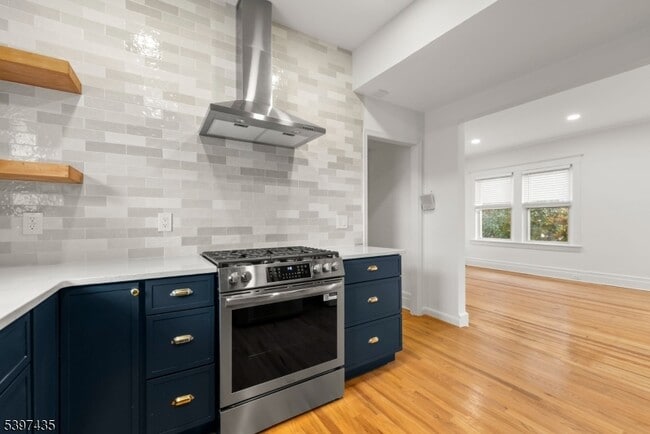 Building Photo - 39 Walnut St