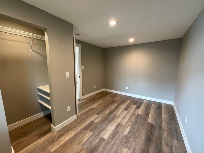 Building Photo - 3 Bedroom Home with Beautiful Upgrades in Everett