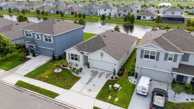 Building Photo - 4 Bedroom, 2 Bathroom home For Rent in Parrish