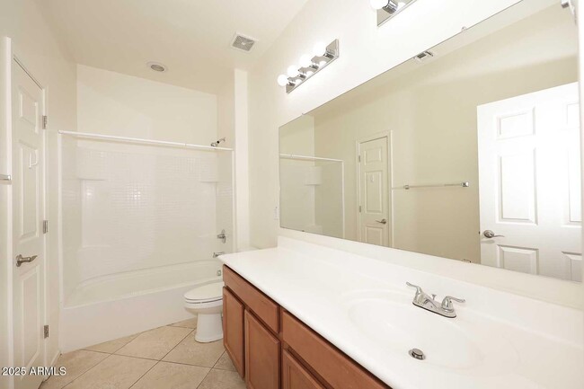 Building Photo - 11020 E Shepperd Ave