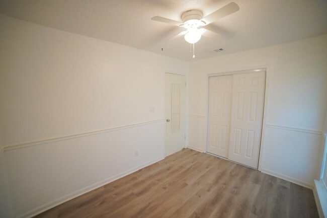 Building Photo - 8609 Kingston Ct